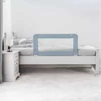 Bariera protectie anticadere pat copii, lungime 100 cm, albastru-gri Reer Sleep'n Keep