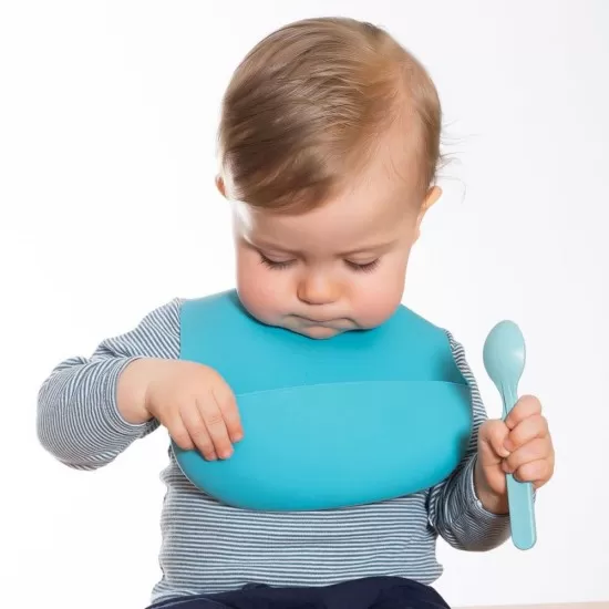 Bavetica din silicon moale cu buzunar colector pentru bebelusi, reglabila, albastra, Reer Eat`n Tidy Bavetica din silicon moale cu buzunar colector pentru bebelusi, reglabila, albastra, Reer Eat`n Tidy