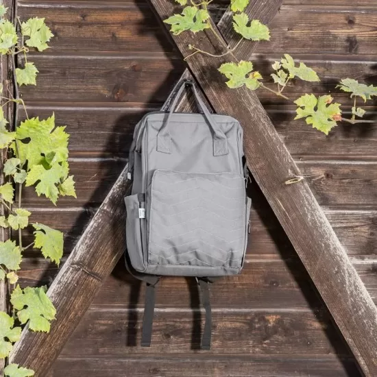 Rucsac multifunctional cu aleza pentru schimbat scutecul bebelusului, din plastic reciclat, Reer Growing Backpack Rucsac multifunctional cu aleza pentru schimbat scutecul bebelusului, din plastic reciclat, Reer Growing Backpack