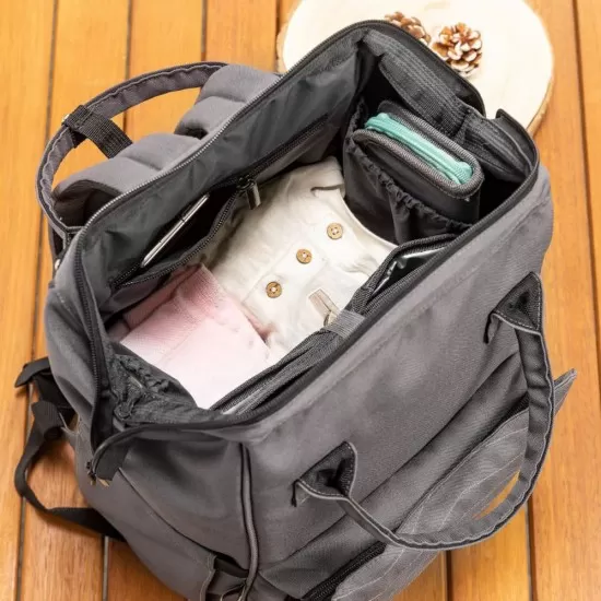 Rucsac multifunctional cu aleza pentru schimbat scutecul bebelusului, din plastic reciclat, Reer Growing Backpack Rucsac multifunctional cu aleza pentru schimbat scutecul bebelusului, din plastic reciclat, Reer Growing Backpack