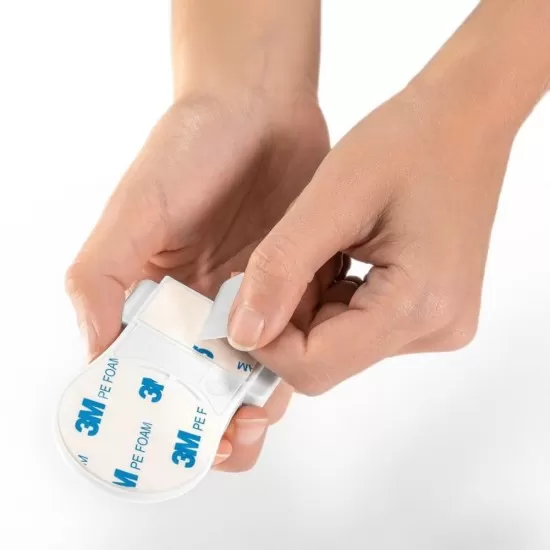 Set 3 sigurante pentru blocare sertare si usi de dulapuri REER 71080 Set 3 sigurante pentru blocare sertare si usi de dulapuri REER 71080