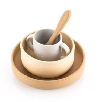 Set 4 piese vesela din silicon pentru mancarea copiilor (farfurie, castron, canuta, lingurita), fara BPA, lavabile in masina de spalat vase, de la 6 luni, bej, Reer