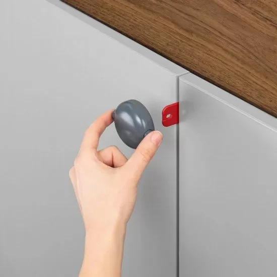 Siguranta pentru usi duble gri Reer 71081 Siguranta pentru usi duble gri Reer 71081