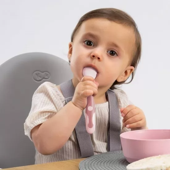 Tacamuri flexibile pentru copii, lingurita si furculita, fara BPA, roz, 6+ luni, Reer 23044 Tacamuri flexibile pentru copii, lingurita si furculita, fara BPA, roz, 6+ luni, Reer 23044