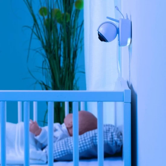 Video monitor digital pentru bebelusi cu camera rotativa si urmarire inteligenta a miscarii Reer BabyCam XL
