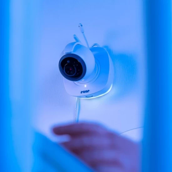 Video monitor digital pentru bebelusi cu camera rotativa si urmarire inteligenta a miscarii Reer BabyCam XL
