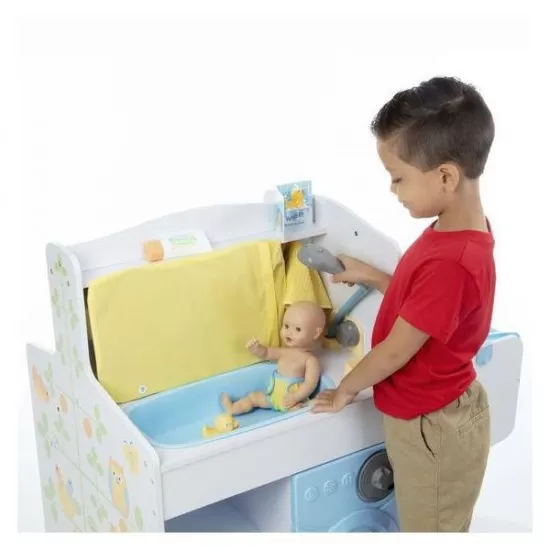 Centru de joaca Ingrijeste papusile Melissa & Doug Centru de joaca Ingrijeste papusile Melissa & Doug