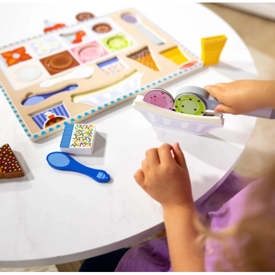 Set de joaca din lemn si puzzle magnetic - Inghetata Set de joaca din lemn si puzzle magnetic - Inghetata