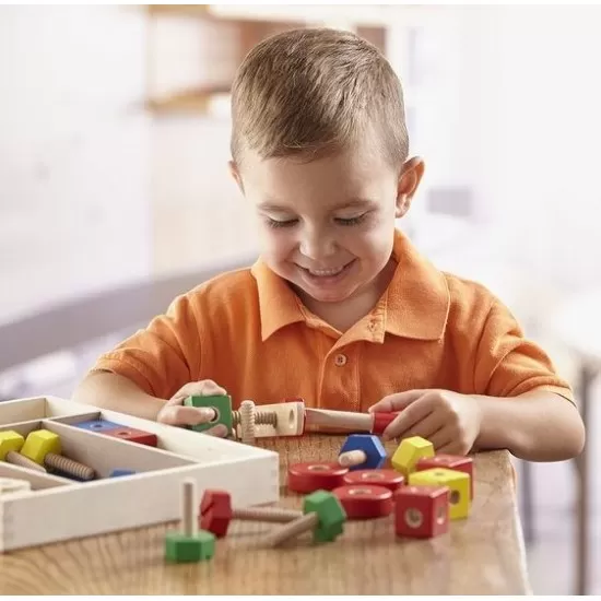 Set din lemn de construit cu suruburi Set din lemn de construit cu suruburi