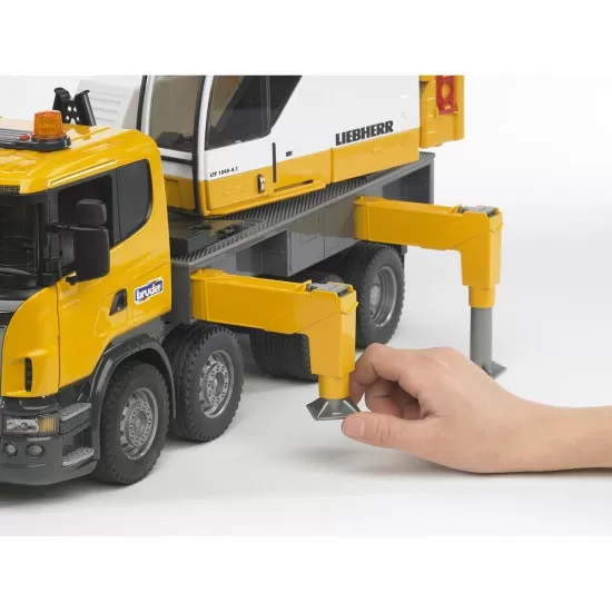 Camion cu macara Scania R-Series Liebherr cu lumini si sunete Bruder Camion cu macara Scania R-Series Liebherr cu lumini si sunete Bruder