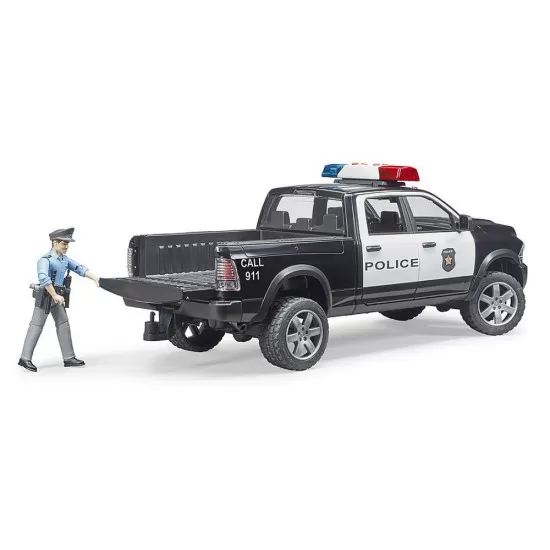Camion de politie RAM 2500 cu politist si accesorii Bruder Camion de politie RAM 2500 cu politist si accesorii Bruder