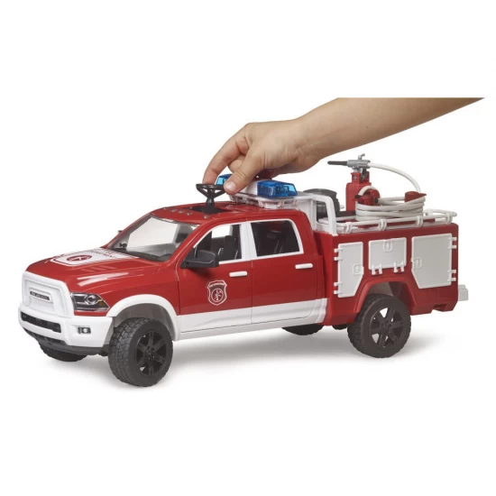 Camion de pompieri Bruder cu lumini si sunete Camion de pompieri Bruder cu lumini si sunete
