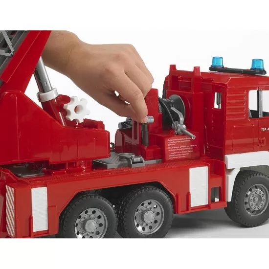 Camion de pompieri MAN TGA cu scara, pompa de apa si sirena Bruder Camion de pompieri MAN TGA cu scara, pompa de apa si sirena Bruder