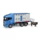 Camion transport bovine Scania R-Series si o vita Bruder