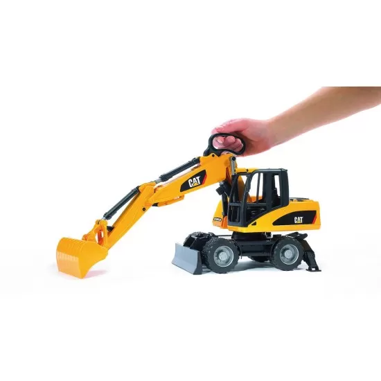 Excavator pe roti CAT Bruder
