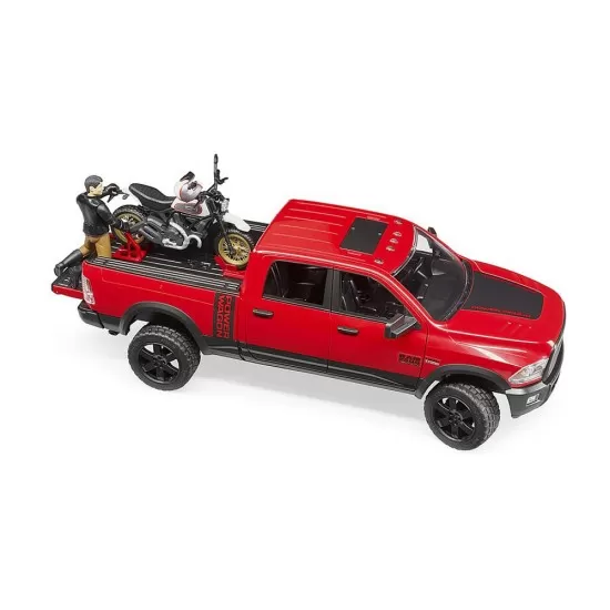 Masina de teren RAM 2500 Bruder cu motocicleta Scrambler Ducati Desert si sofer Masina de teren RAM 2500 Bruder cu motocicleta Scrambler Ducati Desert si sofer