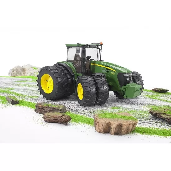 Tractor John Deere 7930 cu roti duble Bruder