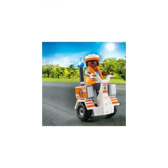 Playmobil City Life - Medic cu masina de echilibru Playmobil City Life - Medic cu masina de echilibru