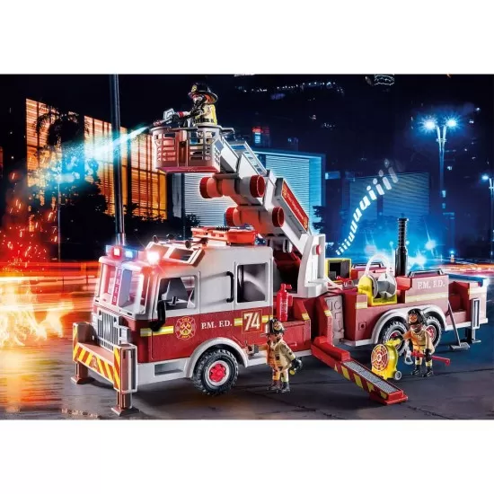Playmobil City Action - Masina de pompieri cu scara turn Playmobil City Action - Masina de pompieri cu scara turn