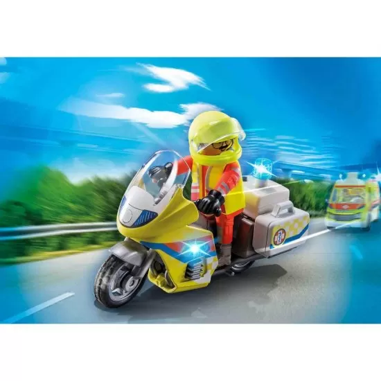 Playmobil City Life - Motocicleta galbena cu lumini Playmobil City Life - Motocicleta galbena cu lumini
