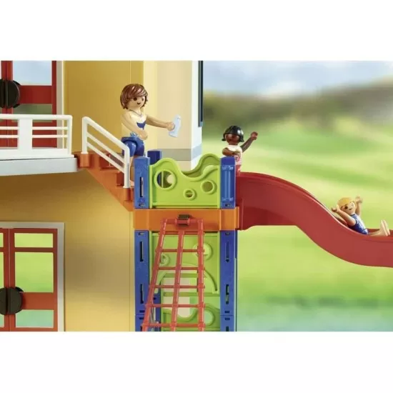 Playmobil City Life - Petrecere la piscina cu tobogan