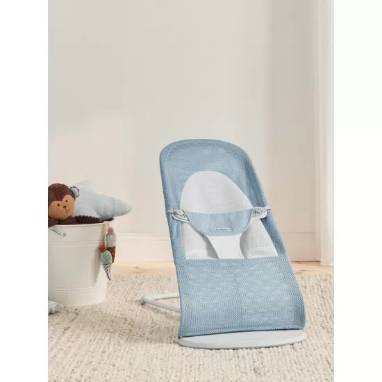 Balansoar Baby Bjorn Balance Soft Sky Blue/White Mesh Balansoar Baby Bjorn Balance Soft Sky Blue/White Mesh