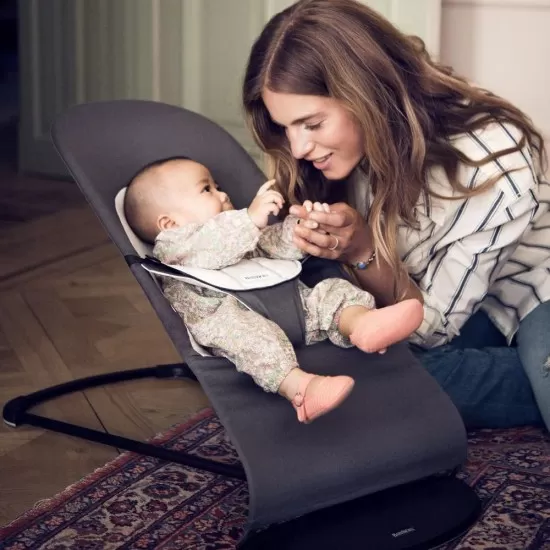 Balansoar Balance Dark Gray cu detalii Gray BabyBjorn Balansoar Balance Dark Gray cu detalii Gray BabyBjorn