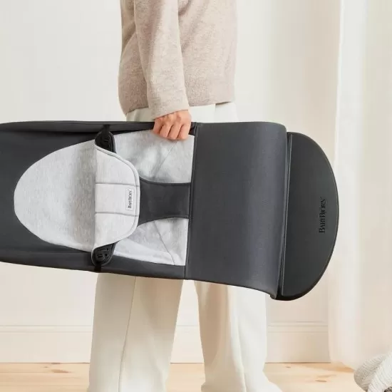 Balansoar Balance Dark Gray cu detalii Gray BabyBjorn Balansoar Balance Dark Gray cu detalii Gray BabyBjorn