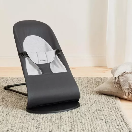 Balansoar Balance Dark Gray cu detalii Gray BabyBjorn Balansoar Balance Dark Gray cu detalii Gray BabyBjorn