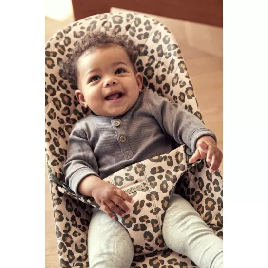 Balansoar BabyBjorn Bliss Beige/Leopard Bumbac Editie Limitata Balansoar BabyBjorn Bliss Beige/Leopard Bumbac Editie Limitata