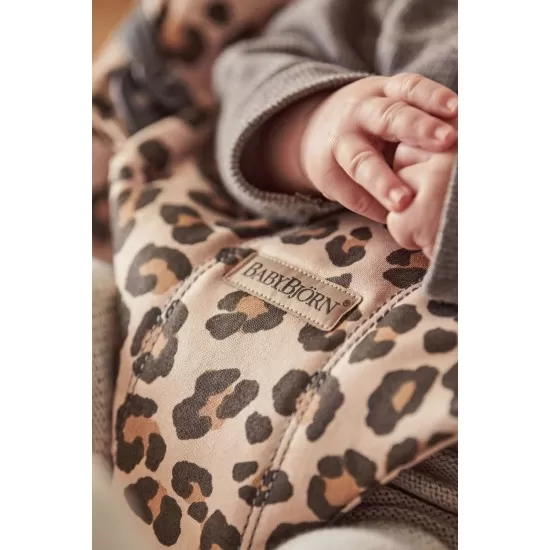 Balansoar BabyBjorn Bliss Beige/Leopard Bumbac Editie Limitata Balansoar BabyBjorn Bliss Beige/Leopard Bumbac Editie Limitata