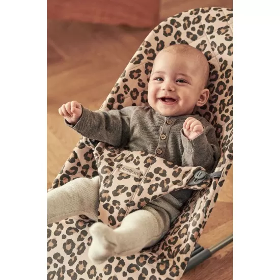 Balansoar BabyBjorn Bliss Beige/Leopard Bumbac Editie Limitata Balansoar BabyBjorn Bliss Beige/Leopard Bumbac Editie Limitata