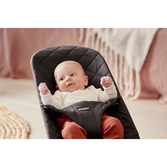 Balansoar bebelusi Bliss BabyBjorn Black din tesatura matlasata cu aspect clasic Balansoar bebelusi Bliss BabyBjorn Black din tesatura matlasata cu aspect clasic