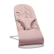 Balansoar bebelusi Bliss BabyBjorn Dusty Pink cu aspect delicat de petala, tesatura matlasata si bara de jucarii inclusa Balansoar bebelusi Bliss BabyBjorn Dusty Pink cu aspect delicat de petala, tesatura matlasata si bara de jucarii inclusa