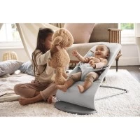 Balansoar bebelusi BabyBjorn Bliss Light Gray din tesatura melange cu aspect clasic