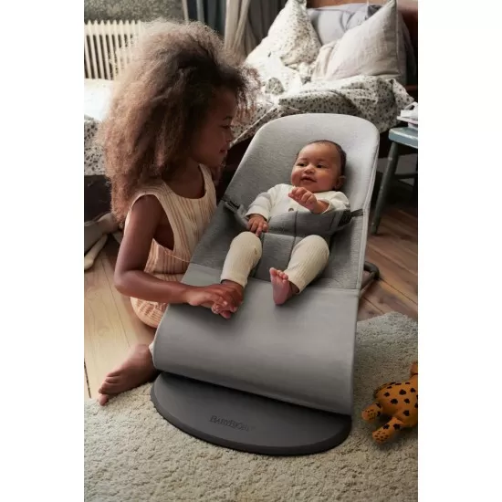 Balansoar Bliss Light Grey 3D Jersey BabyBjorn cu bara de jucarii Balansoar Bliss Light Grey 3D Jersey BabyBjorn cu bara de jucarii