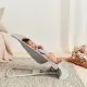 Balansoar copii BabyBjorn Bliss Light Grey din tesatura matlasata cu aspect delicat de petala Balansoar copii BabyBjorn Bliss Light Grey din tesatura matlasata cu aspect delicat de petala