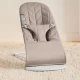 Balansoar bebelusi BabyBjorn Bliss Sand Gray cu aspect delicat de petal si  tesatura matlasata