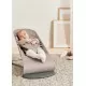 Balansoar Bliss Sand Grey BabyBjorn din tesatura matlasata cu aspect Clasic si bara de jucarii inclusa Balansoar Bliss Sand Grey BabyBjorn din tesatura matlasata cu aspect Clasic si bara de jucarii inclusa