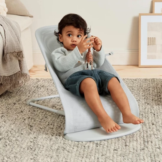 Balansoar bebelusi Balance BabyBjorn Soft Silver/White Mesh Balansoar bebelusi Balance BabyBjorn Soft Silver/White Mesh