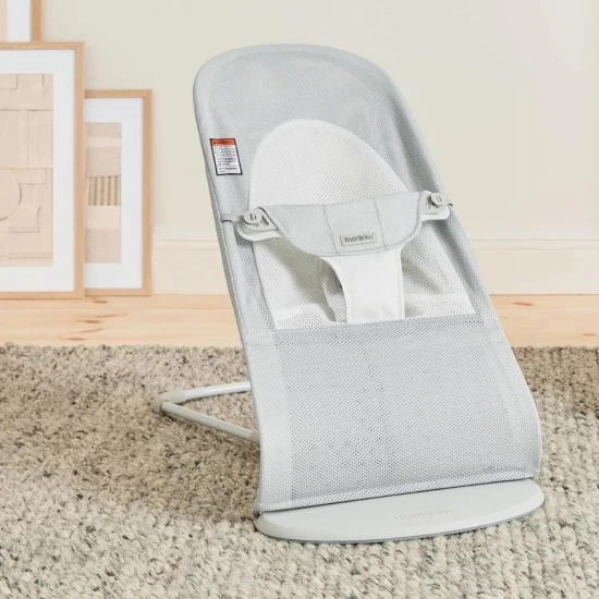 Balansoar bebelusi Balance BabyBjorn Soft Silver/White Mesh Balansoar bebelusi Balance BabyBjorn Soft Silver/White Mesh