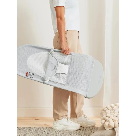 Balansoar bebelusi Balance BabyBjorn Soft Silver/White Mesh Balansoar bebelusi Balance BabyBjorn Soft Silver/White Mesh