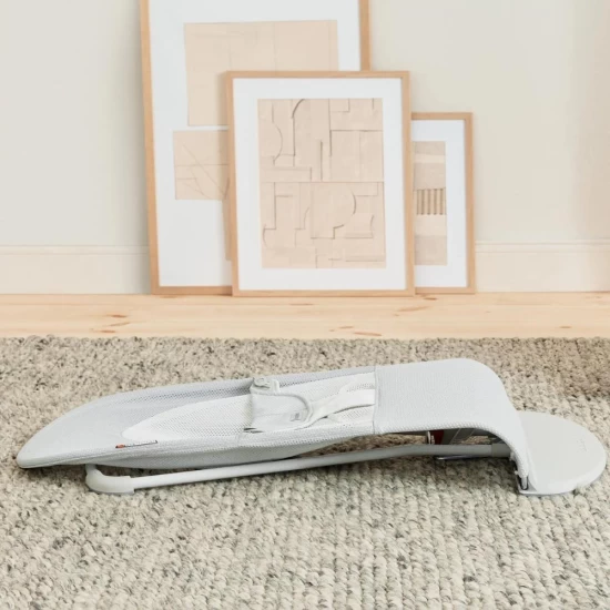 Balansoar bebelusi Balance BabyBjorn Soft Silver/White Mesh Balansoar bebelusi Balance BabyBjorn Soft Silver/White Mesh