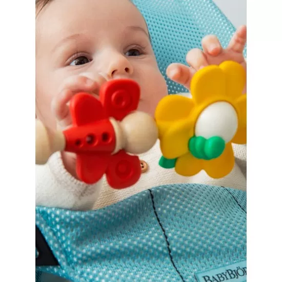 Bara de jucarii pentru balansoar Flying Friends BabyBjorn Bara de jucarii pentru balansoar Flying Friends BabyBjorn