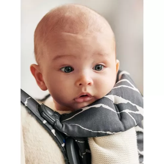 Marsupiu anatomic cu multiple pozitii de purtare Mini Anthracite/Landscape Bumbac Editie Limitata BabyBjorn
