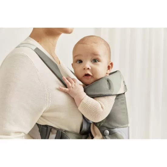 Marsupiu anatomic BabyBjorn cu multiple pozitii de purtare Mini Khaki/Green Bumbac Marsupiu anatomic BabyBjorn cu multiple pozitii de purtare Mini Khaki/Green Bumbac