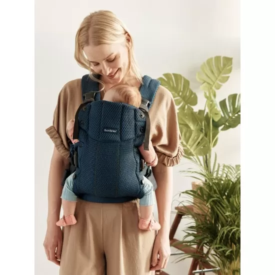 Marsupiu anatomic cu multiple pozitii de purtare BabyBjorn colectia Harmony 3D Mesh Navy Blue Editie Limitata Marsupiu anatomic cu multiple pozitii de purtare BabyBjorn colectia Harmony 3D Mesh Navy Blue Editie Limitata