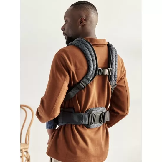 Marsupiu anatomic cu multiple pozitii de purtare colectia Harmony 3D Mesh Anthracite Editie Limitata BabyBjorn Marsupiu anatomic cu multiple pozitii de purtare colectia Harmony 3D Mesh Anthracite Editie Limitata BabyBjorn