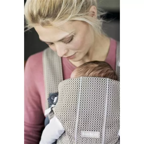 Marsupiu anatomic Mini cu pozitii multiple de purtare BabyBjorn Greige Mesh Marsupiu anatomic Mini cu pozitii multiple de purtare BabyBjorn Greige Mesh
