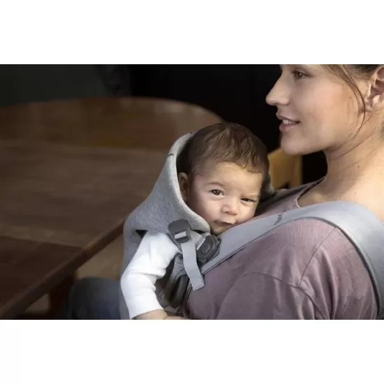 Marsupiu anatomic BabyBjorn Mini cu pozitii multiple de purtare Light Grey 3D Jersey Marsupiu anatomic BabyBjorn Mini cu pozitii multiple de purtare Light Grey 3D Jersey